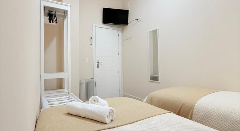 セビリア Apartamento Orilla de Triana Luxury 3つ星 シングルルーム プール