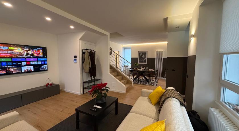 Foresteria Dambro rooms -2 Min walk to Bernina Express