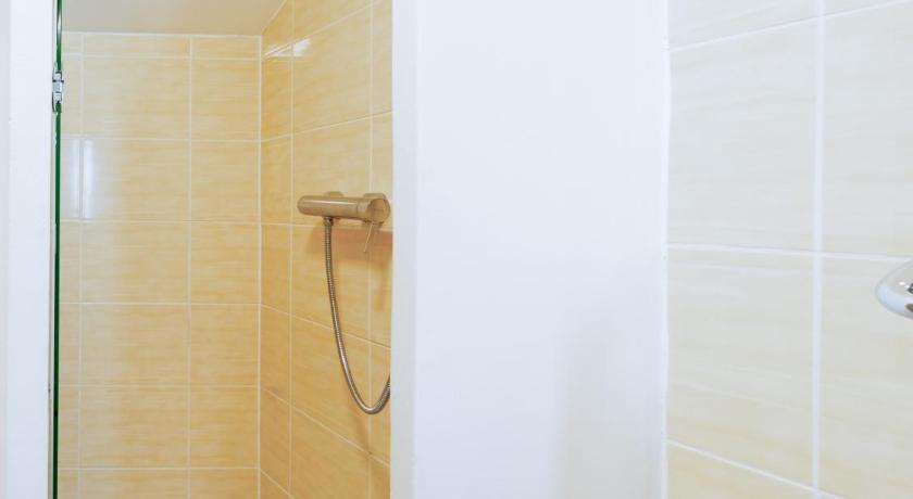 Image of Two-Bedroom Apartment with Air Conditioning and Terrace (6 People) 7