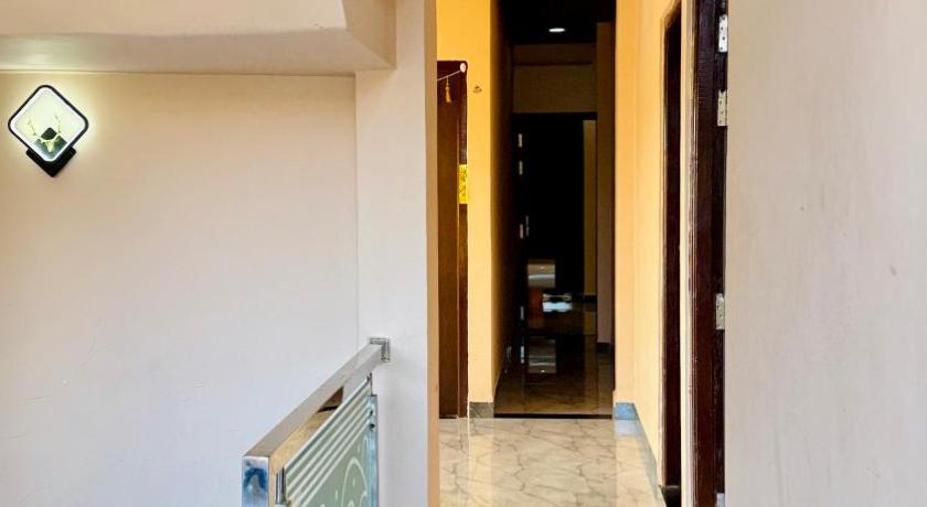 オムカレシュワル Manu Family Guest House 3つ星 ホテル プール