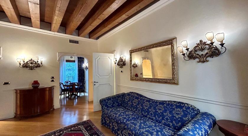 Image of Executive Suite 5