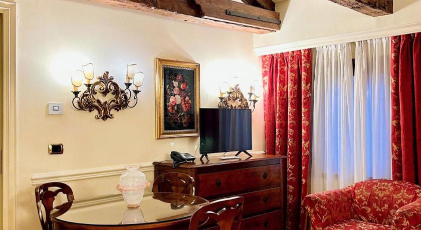 Image of Classic One-Bedroom Apartment 3