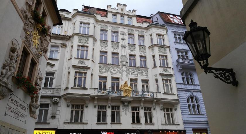 Charles IV Apartments — Hotel in Prague