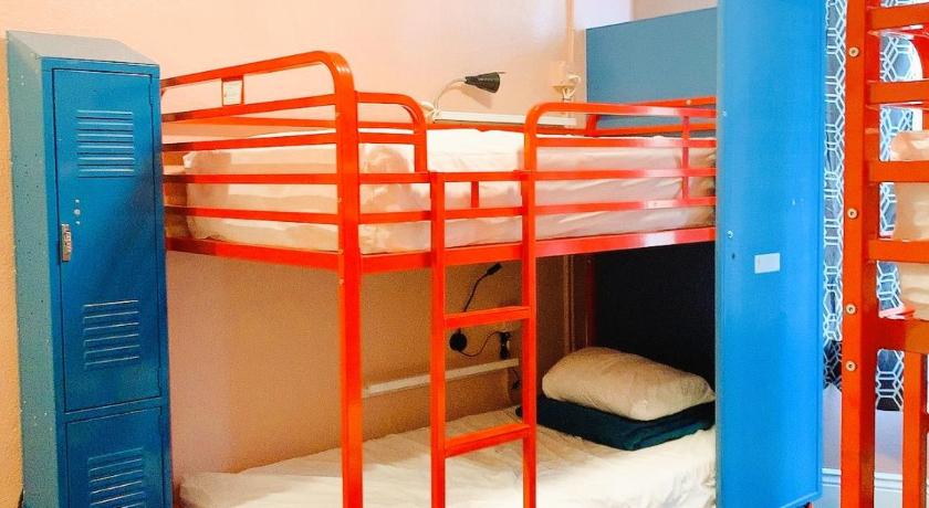 Imagen de Cama individual en habitación compartida femenina con baño compartido (Single Bed in Female Dormitory Room - Shared Bathroom) 3