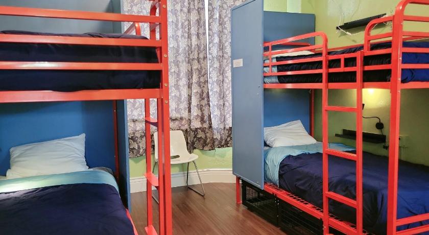 Imagen de Cama individual en habitación compartida femenina con baño compartido (Single Bed in Female Dormitory Room - Shared Bathroom) 11