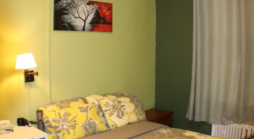 Imagen de Habitación doble con baño privado (Double Room with Private Bathroom) 8