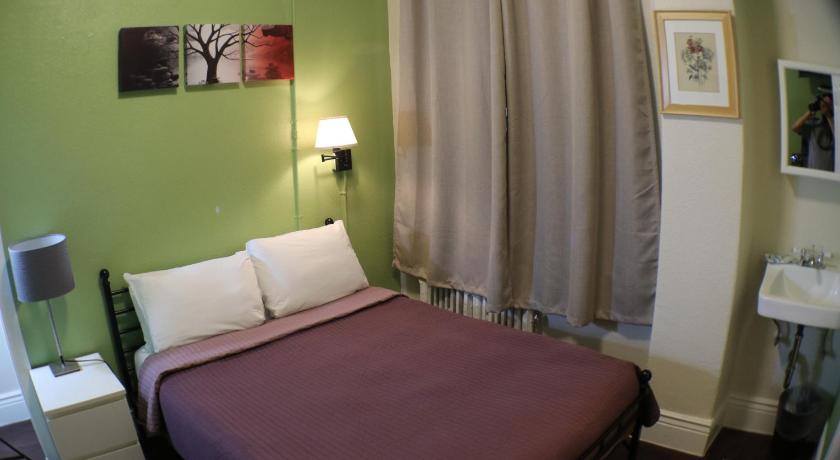 Imagen de Habitación doble con baño privado (Double Room with Private Bathroom) 7