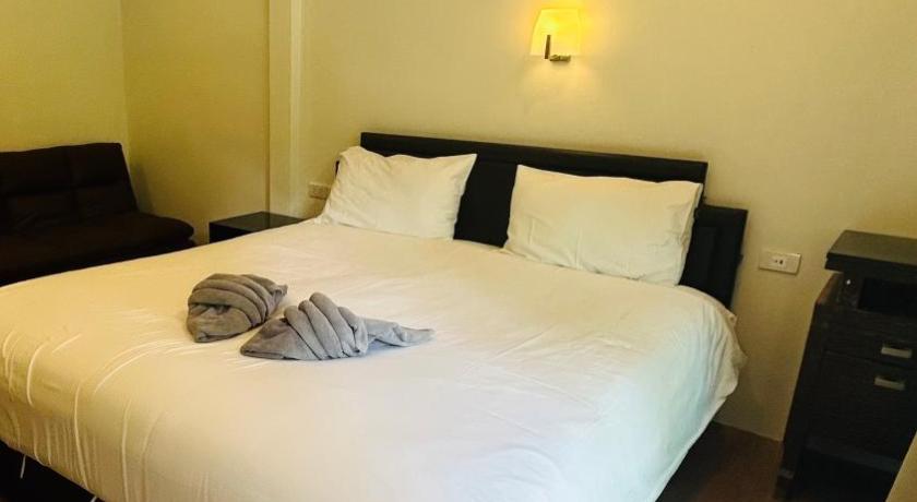 Image of Superior King Bed 9