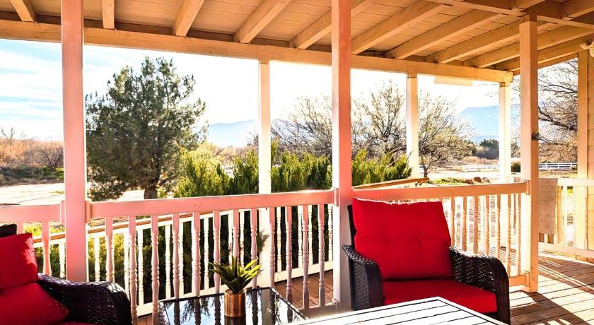 코튼우드 (AZ) 8BR 5BA, sleeps 20, 15 min to Sedona, walk to trails! 4성급 숙소 외관