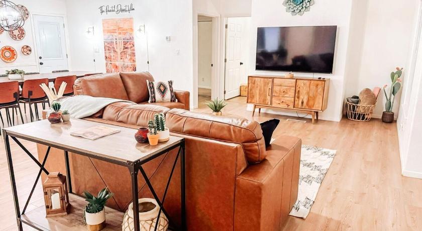 코튼우드 (AZ) 8BR 5BA, sleeps 20, 15 min to Sedona, walk to trails! 4성급 숙소 로비