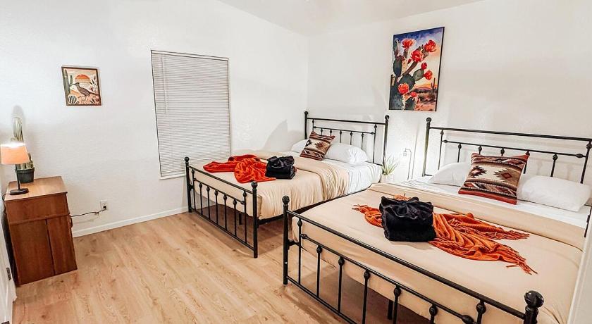 코튼우드 (AZ) 8BR 5BA, sleeps 20, 15 min to Sedona, walk to trails! 4성급 숙소 로비