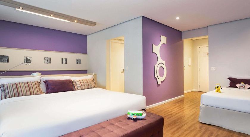 Image of Adapted Superior Room with 1 Queen Bed 9