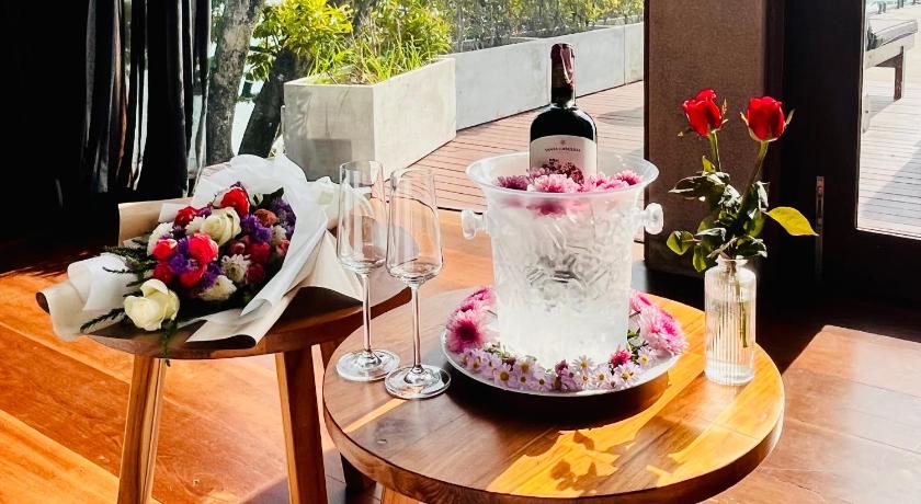 Vows Villa Beachfront - image 39