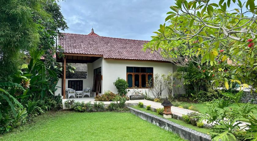Image of Private Villa with Garden View 1