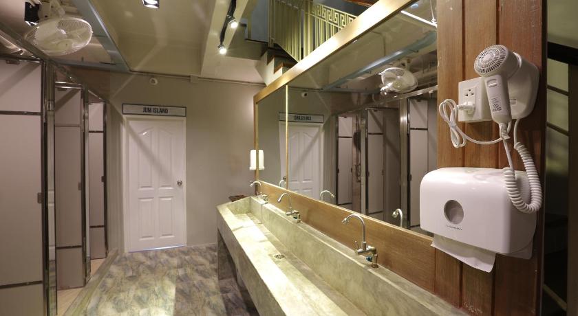 Image of Female 8-Bed Dormitory 5
