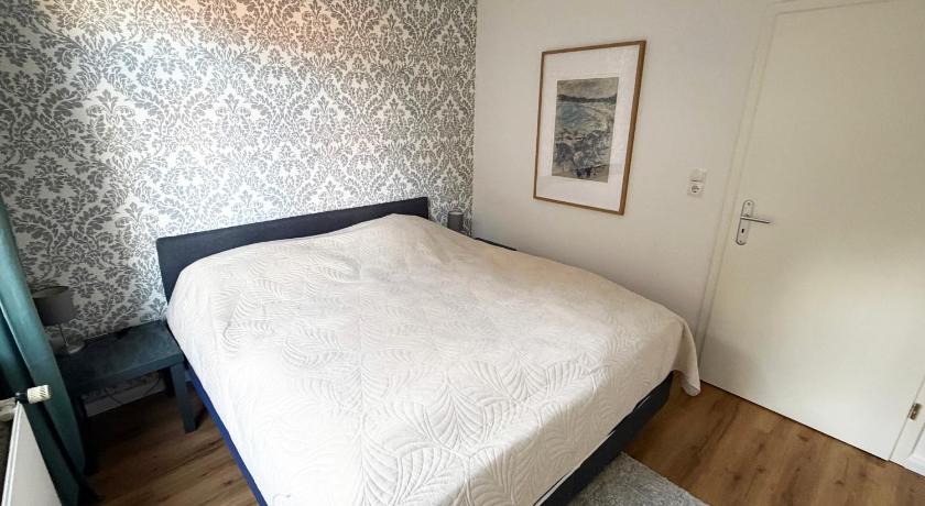 Image of Apartment 6