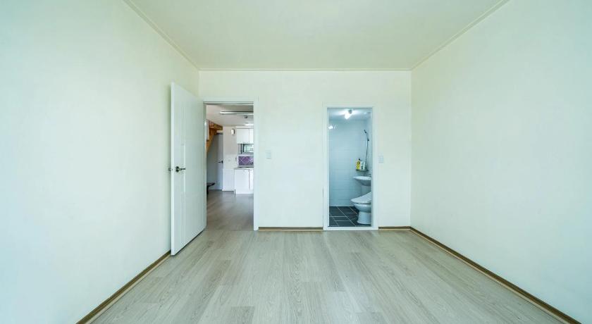 Image of Studio 1 15