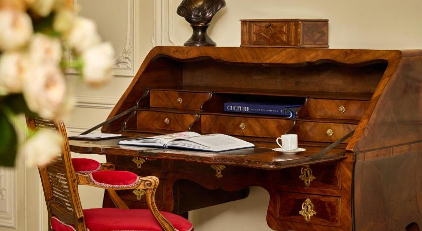 Image of Lake View Heritage Suite 8
