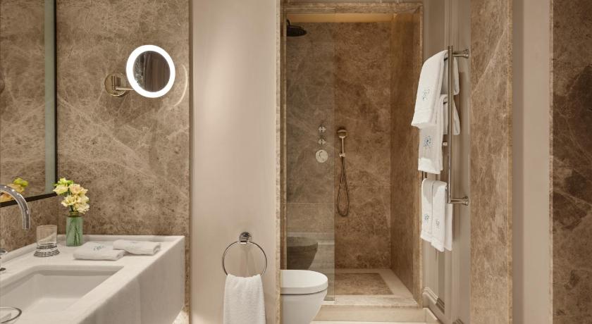 Image of Lake View Heritage Suite 6