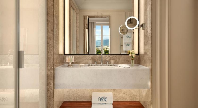 Image of Junior Suite Lake View 2
