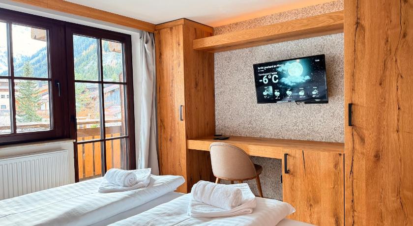 Sankt Leonhard im Pitztal Tieflehner Hof Pitztalhaus Hotel 3-Star Hotel exterior