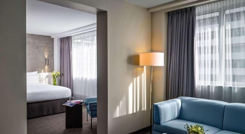 Image of Junior Suite 1 King-Size Bed, 1 Double Sofa Bed , Eiffel Tower View 5