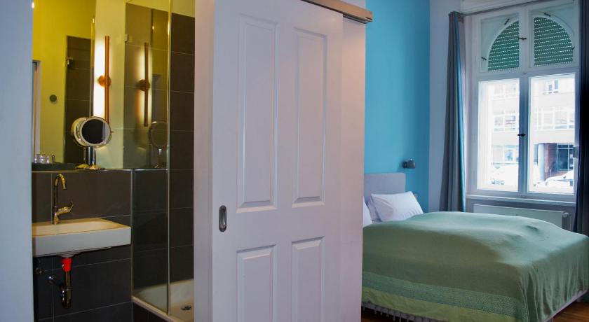 Image of Studio - 1 to 2 People 10