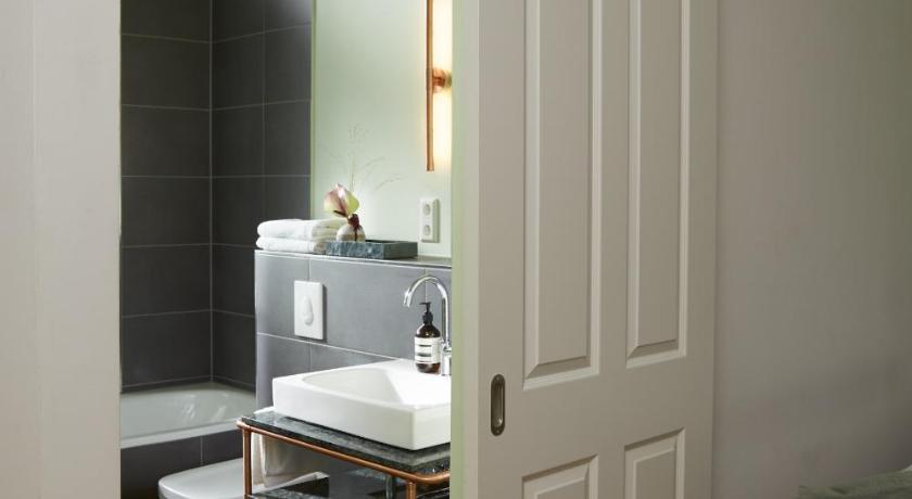 Image of Studio - 1 to 2 People 17