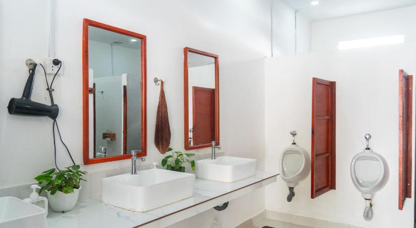 Image of 1 Person in 8-Bed Dormitory - Mixed 3