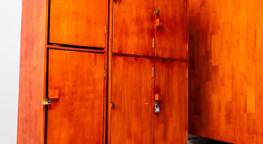 Image of 1 Person in 8-Bed Dormitory - Mixed 16
