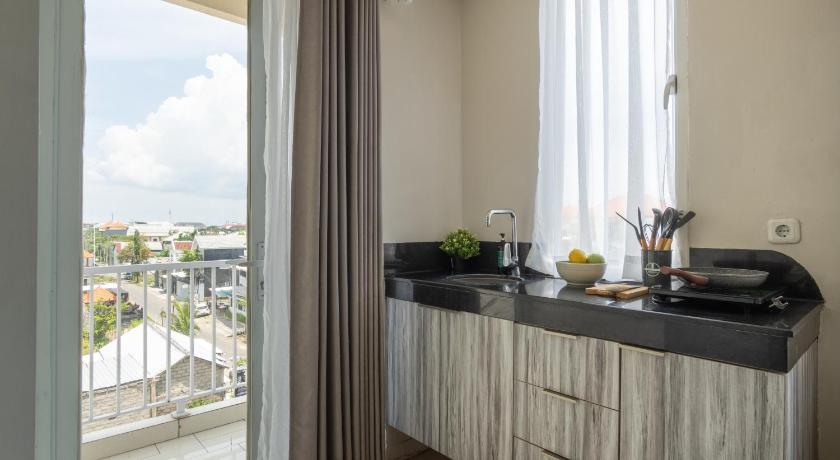 발리 Bali Bustle Kuta Coliving & Coworking Space 3성급 호텔 외관