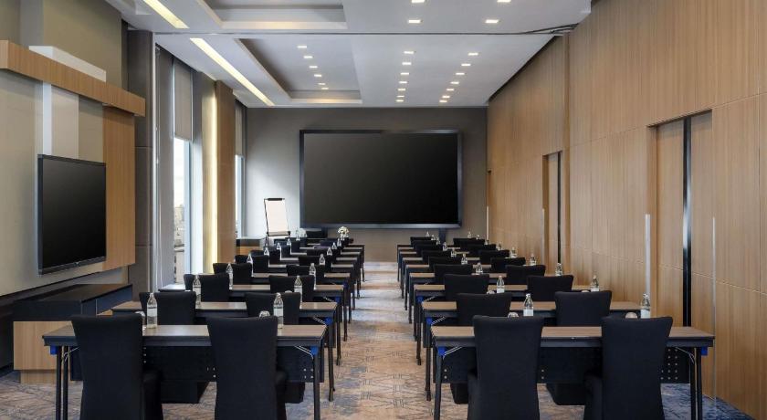 Bangkok Mercure Bangkok Siam 4-Star Hotel exterior