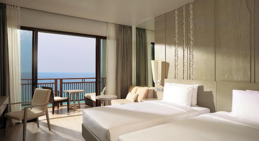 Image of Deluxe Double or Twin Room with Ocean View 4