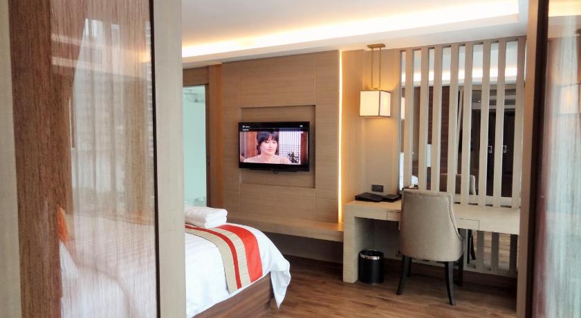 Image of Jacuzzi Suite 11