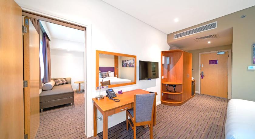 Image of Interconnecting Family Room 3