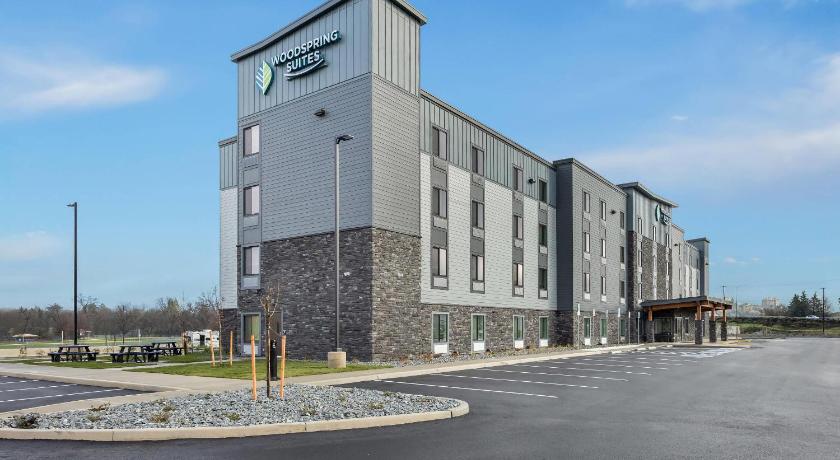 メドフォード WoodSpring Suites Medford near I-5 宿泊施設 外観