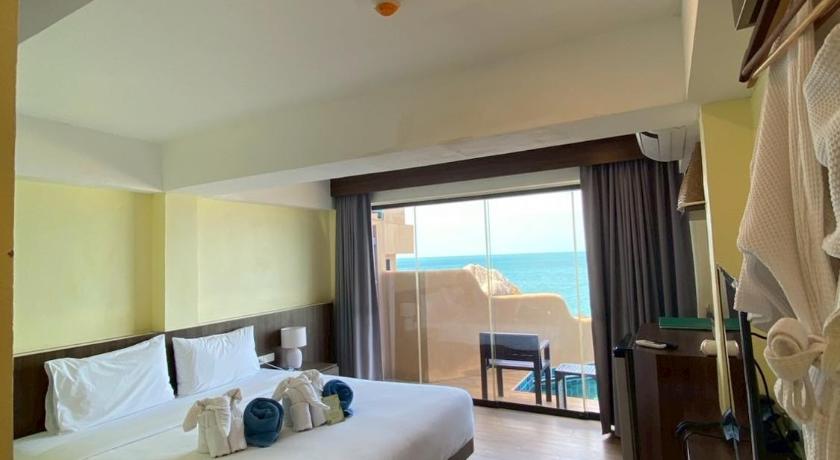 รูปของซีฟรอนต์ พูล วิลลา (Seafront Pool Villa) 1