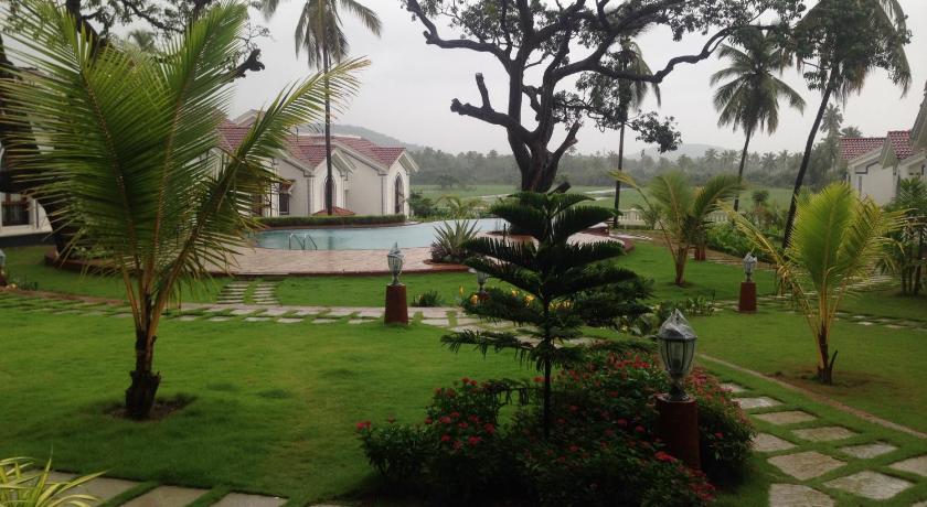 Studio and One bedroom Apartment in Riviera Sapphire, Siolim — Hotel in Goa