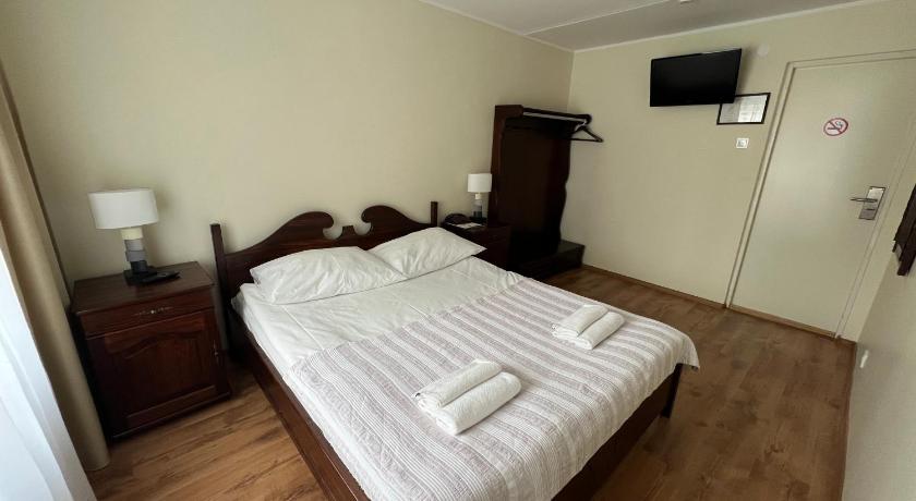 Image of Double Room Private Bathroom 9