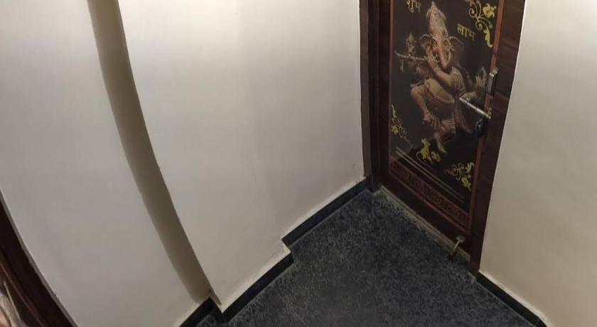 Sri Hotel Ganga - image 6