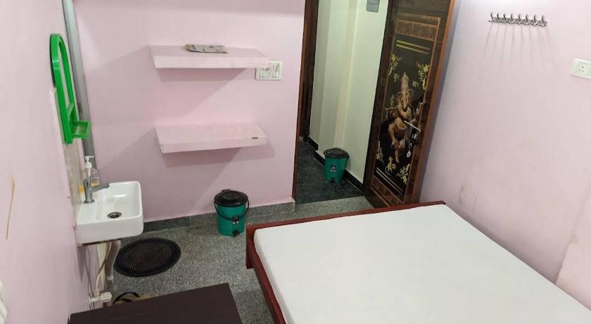 Sri Hotel Ganga - image 8