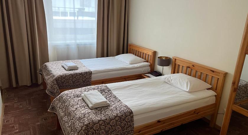 Image of Twin Room (Private Bathroom) 3