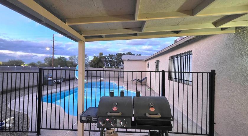 Phoenix Westgate near Arizona cardinals state farm stadium 3-Star Accommodation restaurant