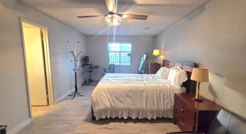 Phoenix Westgate near Arizona cardinals state farm stadium 3-Star Accommodation suite