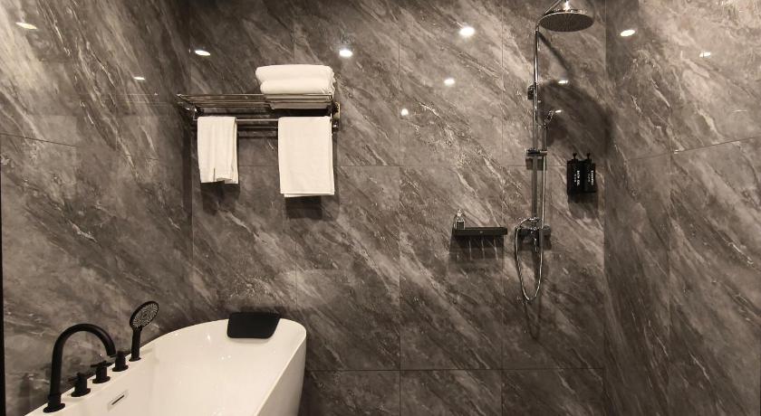 Image of Suite 8