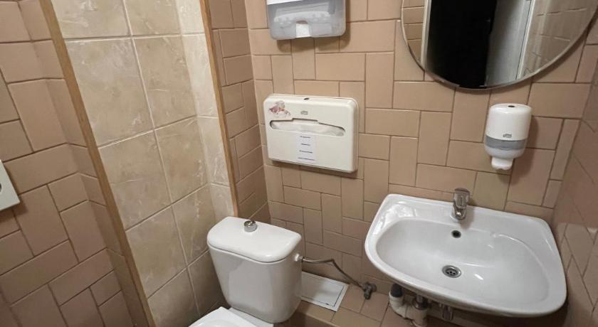Image of Single - Shared Bathroom 17