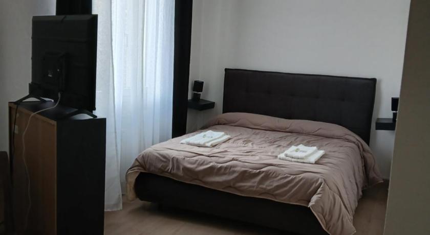 Image of Standard Double Room with Shared Bathroom 0