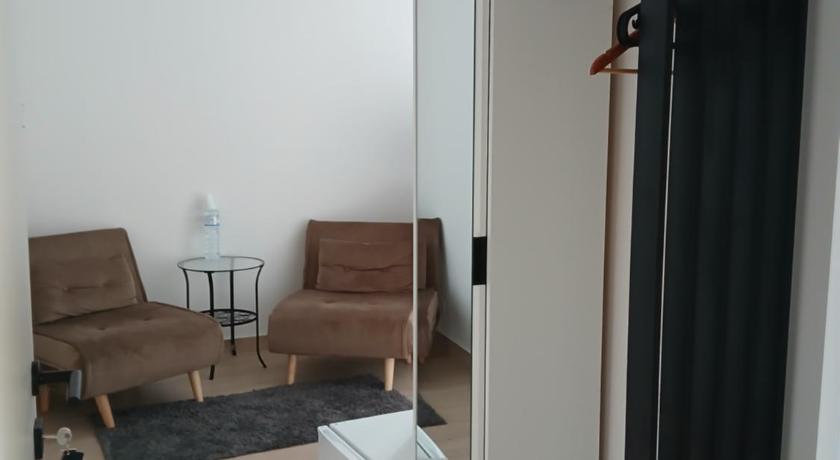 Image of Standard Double Room with Shared Bathroom 1