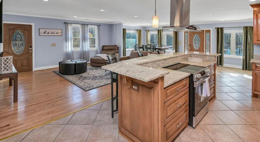 웨스트 콜롬비아 (SC) Pond View Retreat Spacious 3BR 4성급 숙소 로비