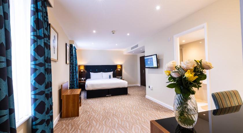 Image of One-Bedroom Suite with Kitchenette 3